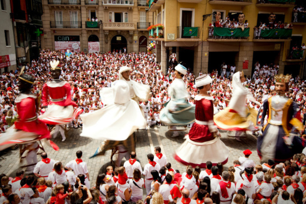 gigantes 1200x800 Running of the bulls